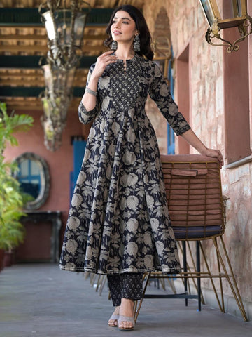 Varanga Women Black Mandarin Collar Embellished Yoke Three-Quarter Sleeves Paired With Printed Bottom And Dupatta