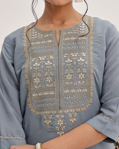 Varanga Women Grey Embroidered Kurta Set With Dupatta