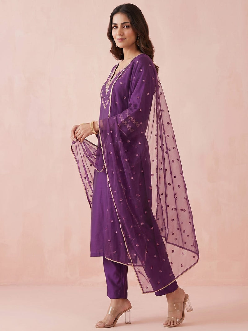 Women's Purple Embroidered Kurta Set With Embellished Net Dupatta