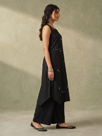 Black Kurta Set With Playful Typography Motif