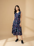 A floral-printed knee-length dress with v neckline perfect for turning heads from brunch to evening outings.