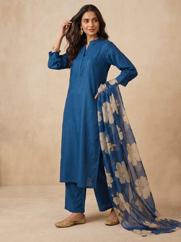 Varanga Women Floral Regular Kurta with Palazzos & With Dupatta