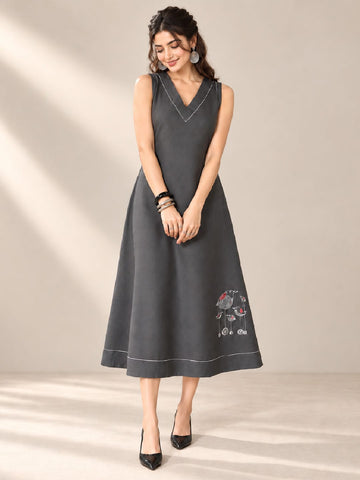 Varanga Ethnic Motifs Embroidered A-Line Midi Dress