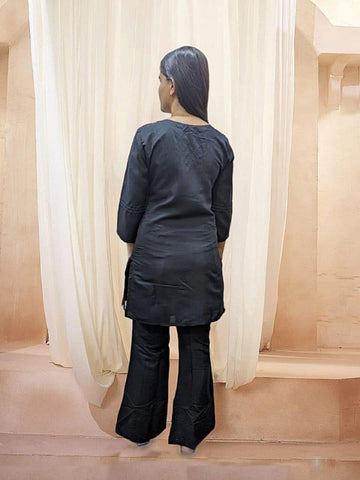 Varanga Women Embroidered Round Collar Placement Design Scallop Short Kurta, Paired With Cut Work Bottom