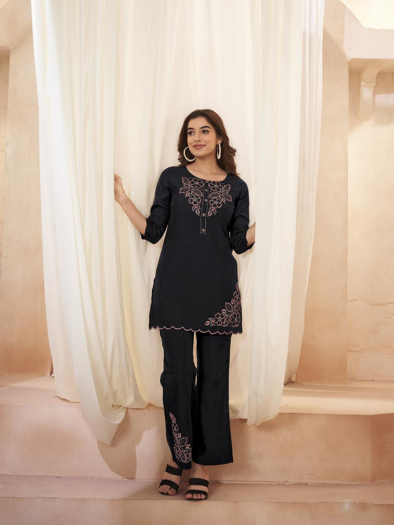 Varanga Women Embroidered Round Collar Placement Design Scallop Short Kurta, Paired With Cut Work Bottom