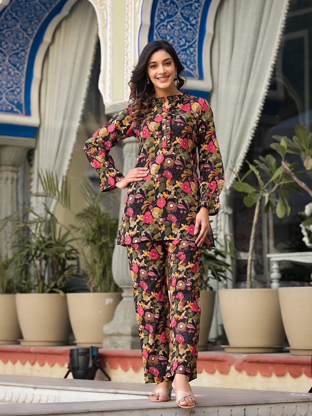 KSUT Women Black Floral Printed Co-Ord Set