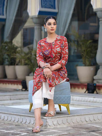 Varanga Women Maroon Round Neck With Drawstring And Embellished With Sequins Straight Kurta