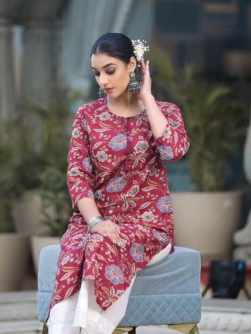Varanga Women Maroon Floral Printed Straight Kurta With Side Slits