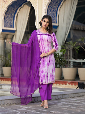 Varanga straight kurta with round neck paired with blue solid palazzo and blue solid dupatta.