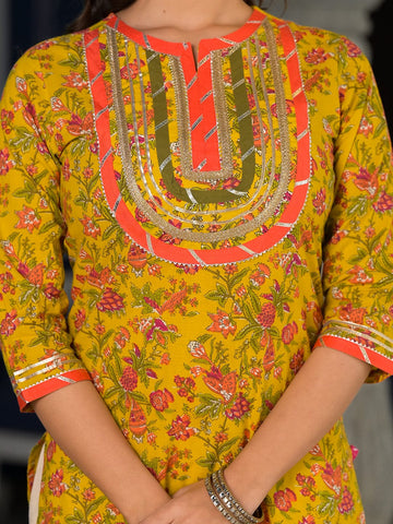 Varanga Yellow And Peach Straight Floral Printed Kurta With Round Neck And Having Gota Work On Yoke