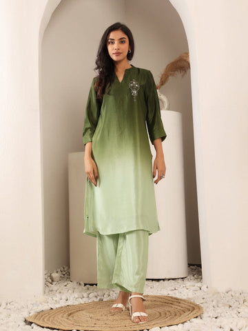 Varanga Women Mandarin Collar Placement Embroidered Kurta Paired With Tonal Bottom