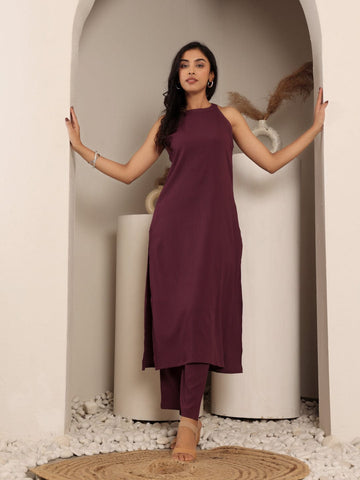 Varanga Women Halter Neck Straight Kurta Paired With Tonal Bottom And Printed Dupatta