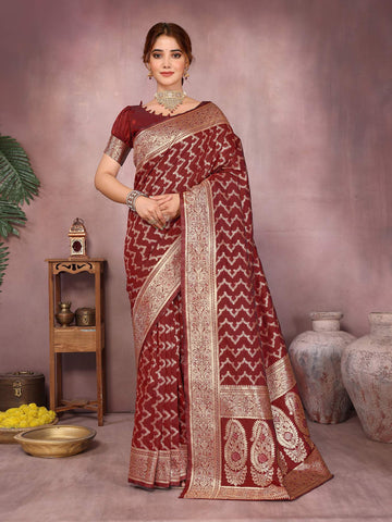 Varanga Women Banarasi Saree With Blouse Piece