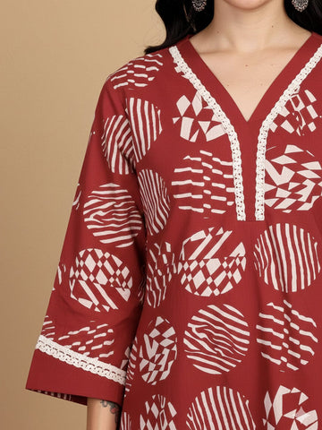 KSUT Women Printed Kurta With Lace Details On Neck And Cuff Paired With Solid Trousers