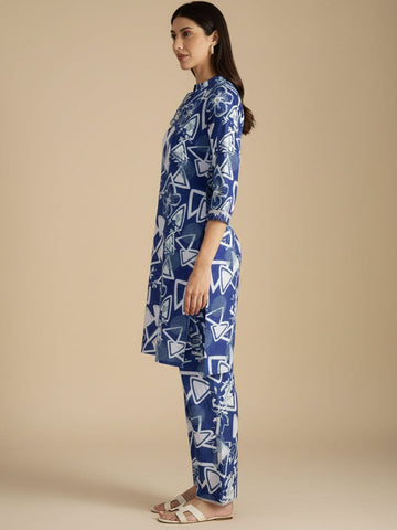 Blue and white printed straight kurta with a mandarin collar, paired with solid straight-fit trousers perfect for everyday elegance and comfort.