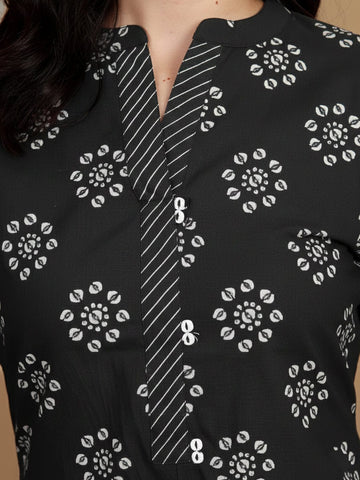 KSUT Women Printed Kurta With Thread Details On Neck Paired With Solid Trousers