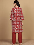 KSUT Women Printed Kurta With Lace Details On Neck And Cuff Paired With Solid Trousers