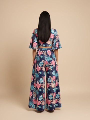 KSUT Women Blue Floral  Printed, Flared Sleeves, Front Open With Tie Up Details Crop Top Paired With Flared Bottom