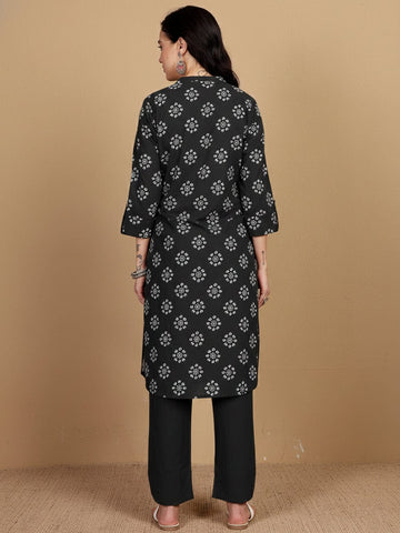 KSUT Women Printed Kurta With Thread Details On Neck Paired With Solid Trousers