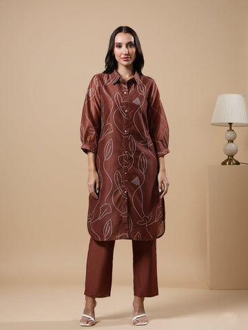 Women Bandhani Printed Regular Chanderi Silk Kurta with Trousers