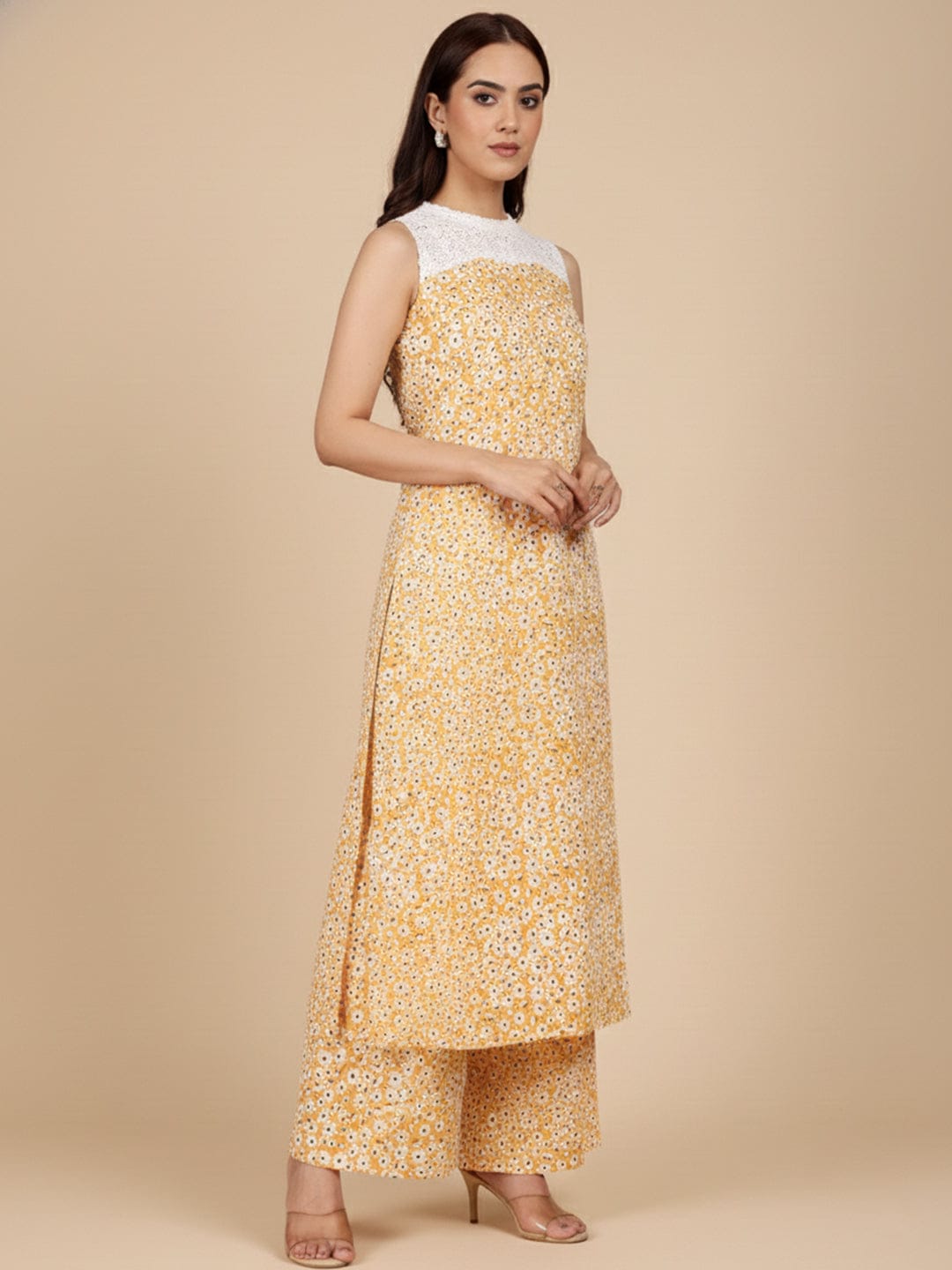 KSUT Women Floral Printed Lace Detailed Halter Neck Kurta With Palazzo