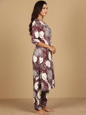 KSUT Women Round Neck Bold Print Kurta Set