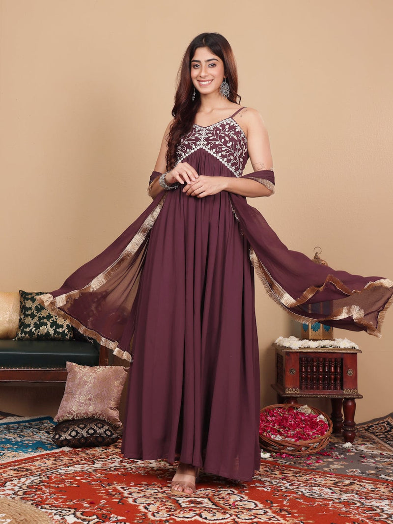 Varanga Women Thread And Gota Embroidered Kurta And Dupatta