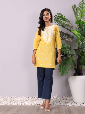 Varanga Women Chikankari Thread Embroidered Kurti With Three Quarter Sleeve.