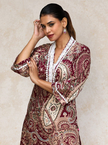 Varanga Women paisley printed three quarter sleeve Kurta