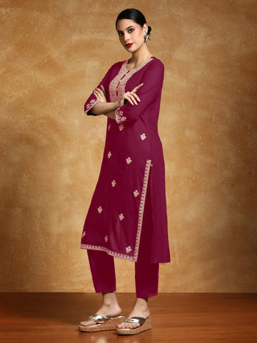 Varanga Women Floral Motif Thread Embroidered Yoke with All over Buta Kurta
