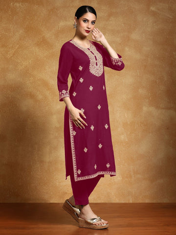 Varanga Women Floral Motif Thread Embroidered Yoke with All over Buta Kurta