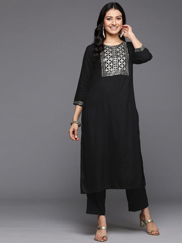 Varanga Women Black Round Neck Yoke Embroidered Straight Kurta Paired With Tonal Bottom