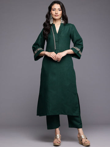 Varanga Women Green Mandarin Collar Thread Embroidered With Pleate Deatialing Kurta Paired With Bottom