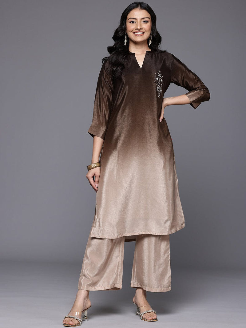 Varanga Women Mandarin Collar Placement Embroidered Kurta Paired With Tonal Bottom