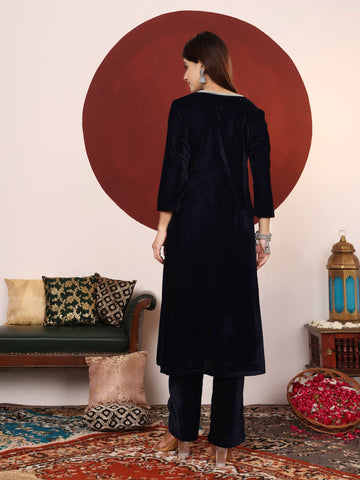 Varanga Women V Neck Lace Detailed Velvet Kurta With Tonal Bottom