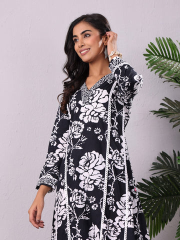 Varanga Women V Neck Bold Floral Printed With Trouser