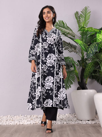 Varanga Women V Neck Bold Floral Printed With Trouser