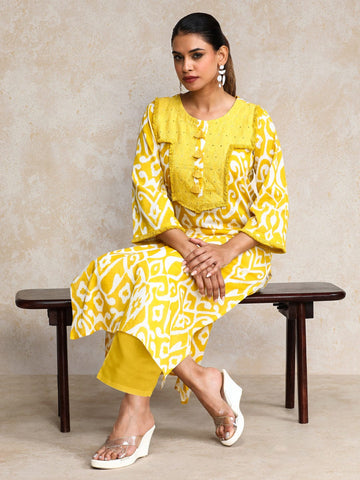 Varanga Women Ikat Printed Boho Look with Tassel Kurta & Trouser