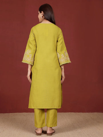 Varanga Women Floral Motif Embroidered Flared Sleeve V Neck Kurta With Trouser