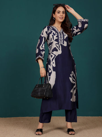 Varanga Women Abstract Printed V Neck Flared Sleeve Kurta With Trouser