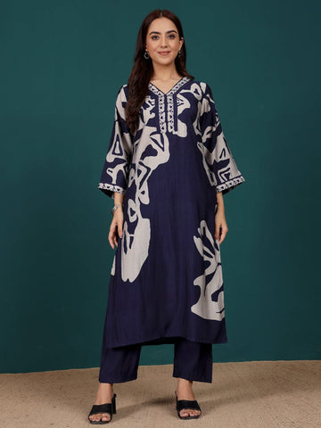 Varanga Women Abstract Printed V Neck Flared Sleeve Kurta With Trouser
