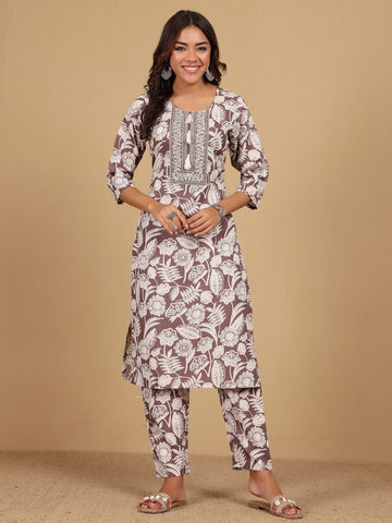 KSUT Women Thread Embroidered Yoke Floral Printed Kurta with Trouser