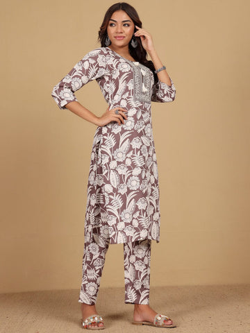 KSUT Women Thread Embroidered Yoke Floral Printed Kurta with Trouser