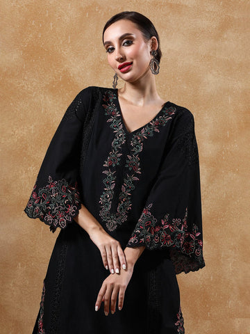 Varanga Women Thread Embroidered V-Neck Pure Cotton Kurta Sets
