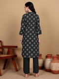 Varanga Women Printed Kurta With Thread Details On Neck Paired With Solid Trousers