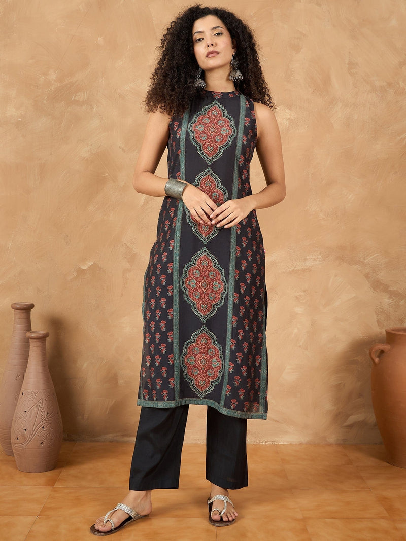 Varanga Women Sleeveless Panelled Floral Print Straight Fit Kurta Paired With Solid Trousers