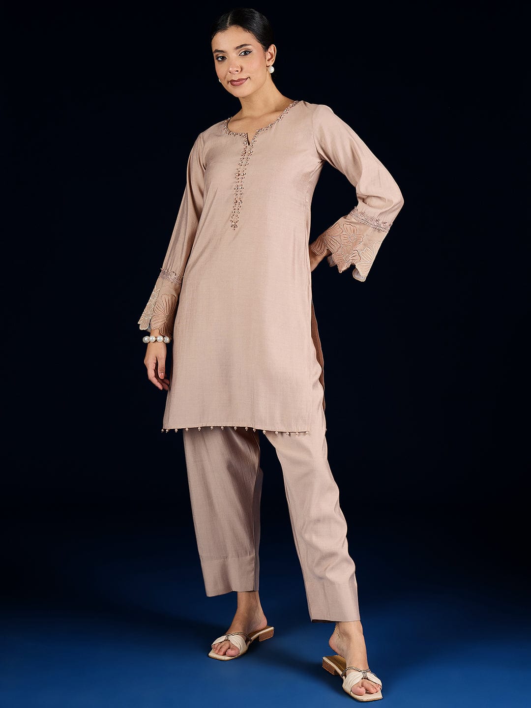 Varanga Farsi Salwar With Kurta Detailed With Peal