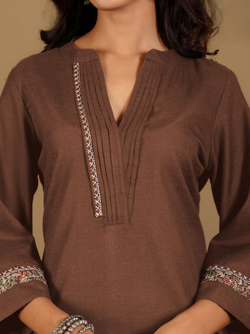 Varanga Women Brown Mandarin Collar Thread Embroidered With Pleate Deatialing Kurta Paired With Bottom