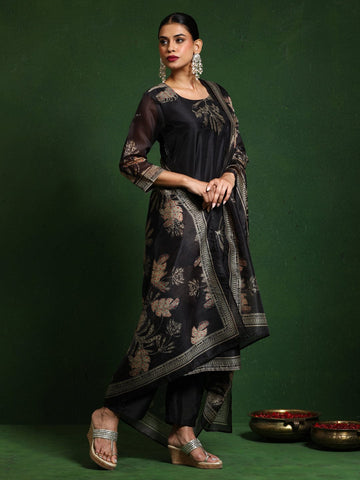 Varanga Women Round Neck Floral Printed Embroidered Kurta Paired With Solid Bottom And French Knot Embroidered Dupatta