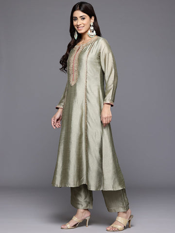 Varanga Women Round Neck Pista Green Lace Embellished Kurta Paired With Bottom And Tissue Silk Dupatta